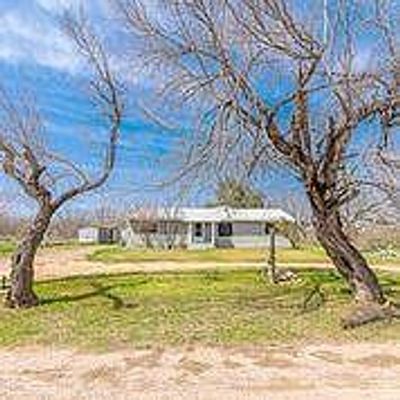 365 County Road 110, Uvalde, TX 78801