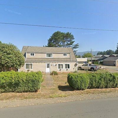 3706 12 Th St, Tillamook, OR 97141