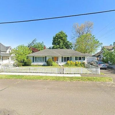 375 Smith St, Harrisburg, OR 97446