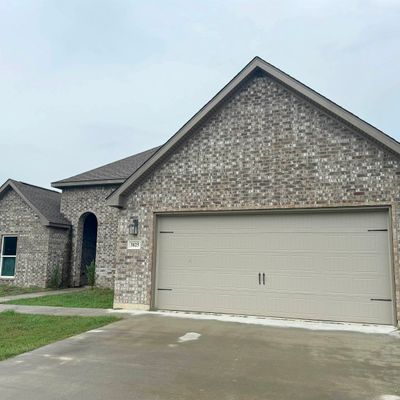 3825 Town Lake Blvd, Orange, TX 77630