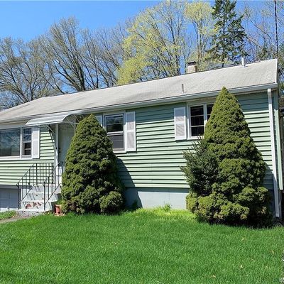 39 Manila Ave, Woodbridge, CT 06525