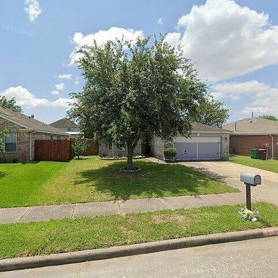 3910 Water Canyon Rd, Baytown, TX 77521