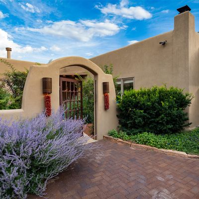 3177 Vista Sandia, Santa Fe, NM 87506