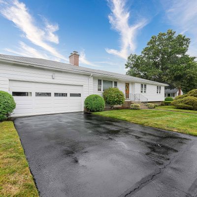 32 Fieldcrest Ln, Hamden, CT 06514