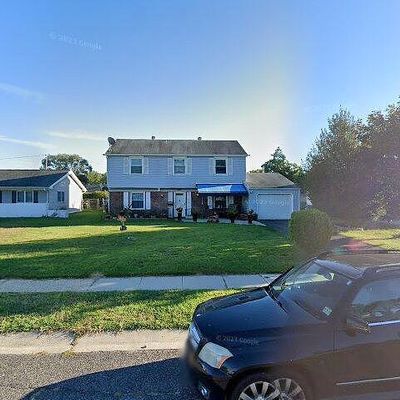 32 Stonehaven Ln, Willingboro, NJ 08046