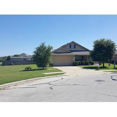 320 Floating Leaf Dr, Hutto, TX 78634