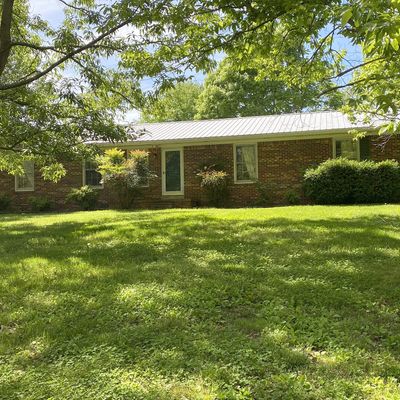 321 Whispering Oaks St, Summertown, TN 38483