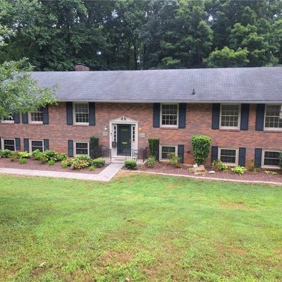 3230 Kinnamon Rd, Winston Salem, NC 27104