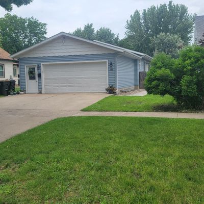 323 W Broadway Ave, Saint Peter, MN 56082