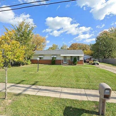 32330 Robeson St, Saint Clair Shores, MI 48082