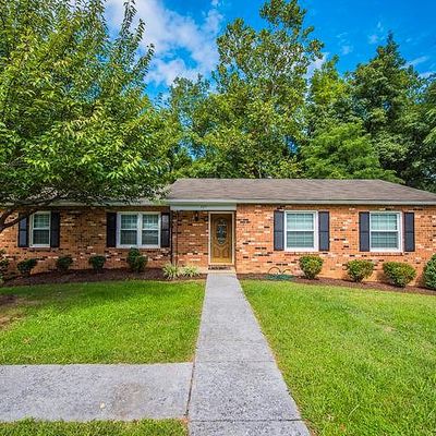 327 Amherst Dr, Front Royal, VA 22630