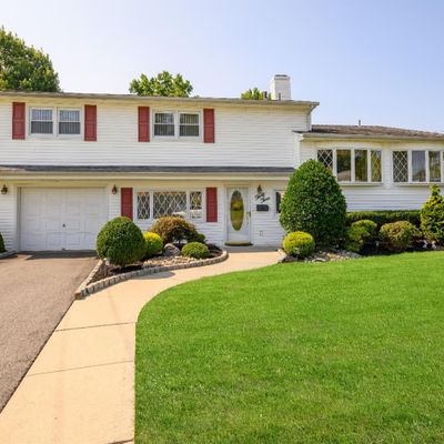 33 Trafalgar Dr, Colonia, NJ 07067