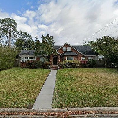 330 Columbus Dr, Savannah, GA 31405