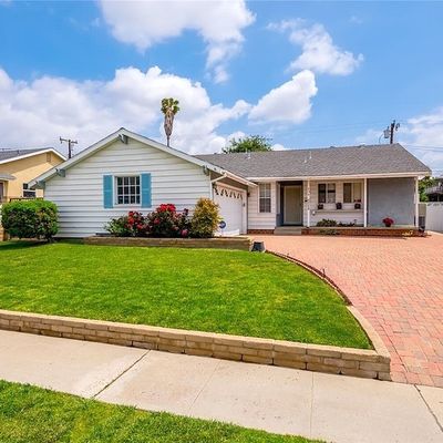 330 La Plaza Dr, La Habra, CA 90631