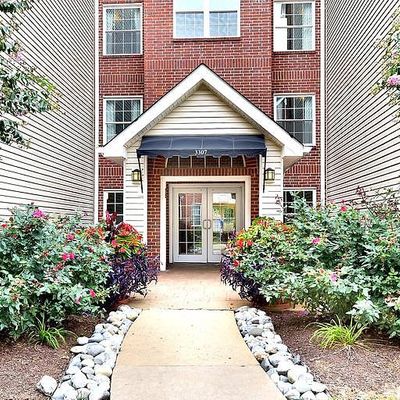 3307 Wyndham Cir, Alexandria, VA 22302