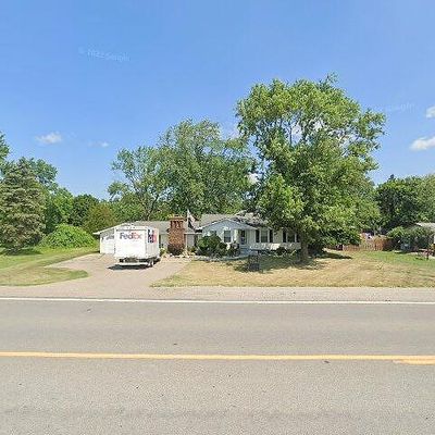 4209 E Hill Rd, Grand Blanc, MI 48439