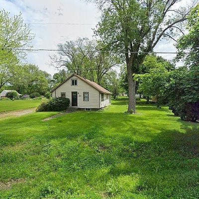 4215 E 44 Th St, Des Moines, IA 50317