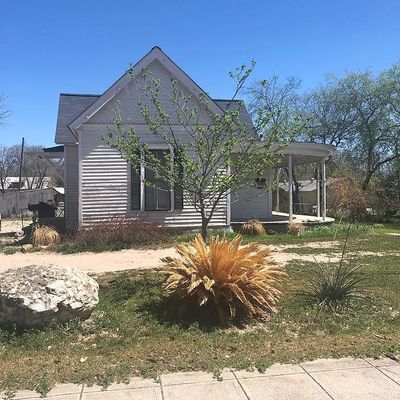 422 N Getty St, Uvalde, TX 78801