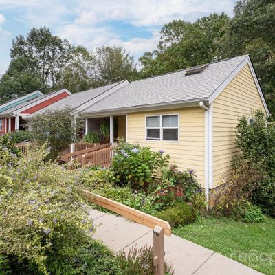 43 Vermont Ct, Asheville, NC 28806