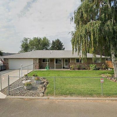 430 Suntides Blvd, Yakima, WA 98908