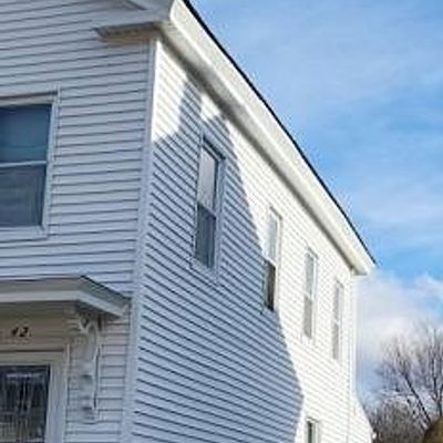 44 South St, Ware, MA 01082