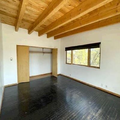 44 Vuelta Maria, Santa Fe, NM 87506