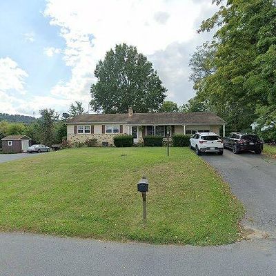 443 Summit Dr, Lewistown, PA 17044