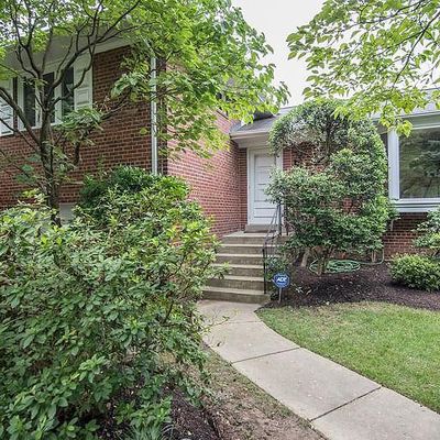 4517 Traymore St, Bethesda, MD 20814