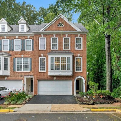 4541 Monmouth St, Fairfax, VA 22030