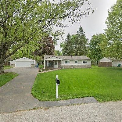 4575 Oakvista Ave, Clarkston, MI 48346