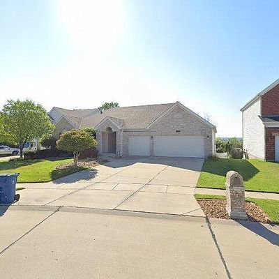 460 Olde Court Rd, Saint Charles, MO 63303