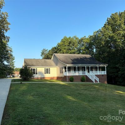 475 Cornerstone Dr, Taylorsville, NC 28681