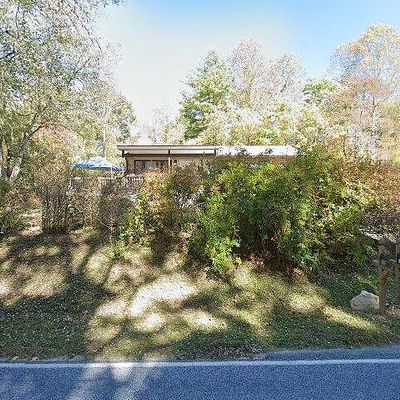 398 Highland Park Rd, East Flat Rock, NC 28726