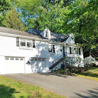 40 Lake Dr E, Wayne, NJ 07470