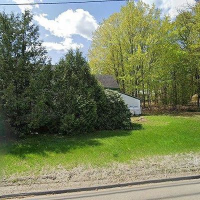 40 Oak St, Oakland, ME 04963