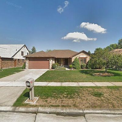 40142 Denbigh Dr, Sterling Heights, MI 48310