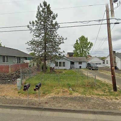 403 Happy Valley Rd, Roseburg, OR 97471