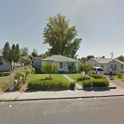 403 W Loop Dr, Moses Lake, WA 98837