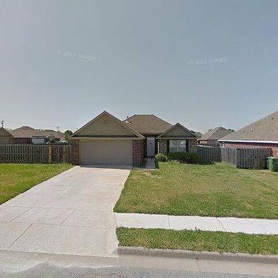 406 E Southpointe Ave, Rogers, AR 72758