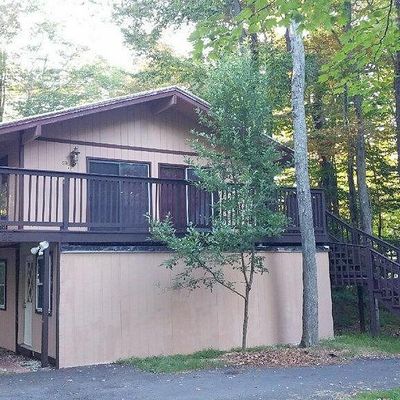 406 Sunnyfield Ter, Tobyhanna, PA 18466