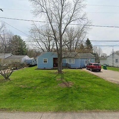 415 Dean Dr, Owosso, MI 48867