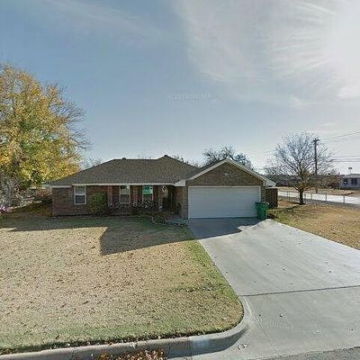 415 S Holly St, Burkburnett, TX 76354