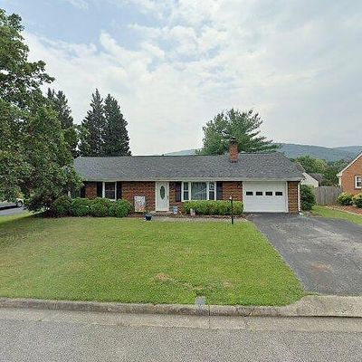 418 Rebecca Ln, Salem, VA 24153