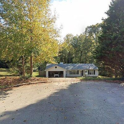 4198 Pine View Dr, Gillsville, GA 30543