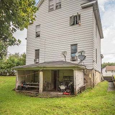 42 Pear St, Carbondale, PA 18407