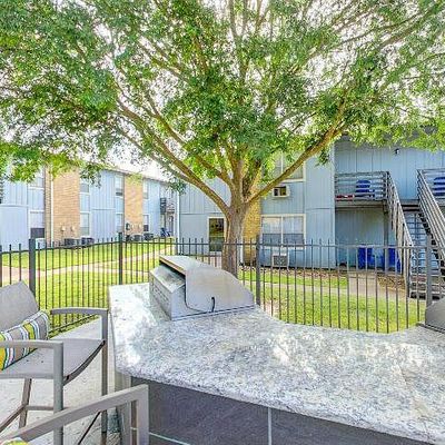 523 Southwest Pkwy #204, College Station, TX 77840