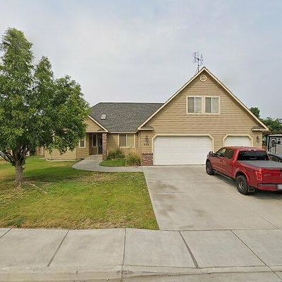 525 N Crestview Dr, Moses Lake, WA 98837