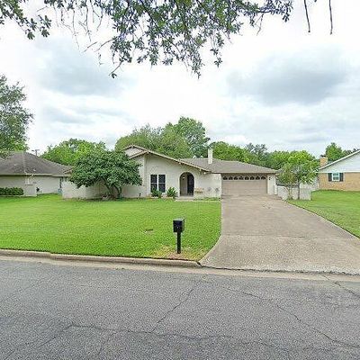 5402 Vale St, Greenville, TX 75402