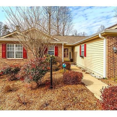 55 St Andrews Dr, Etowah, NC 28729