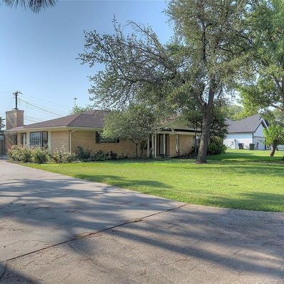 5507 Vale St, Greenville, TX 75402